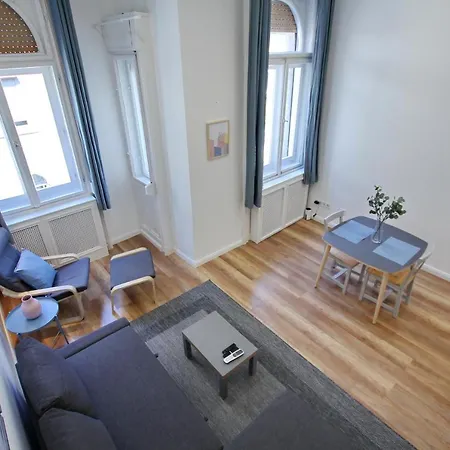 Pau Stylish In The Heart Of Apartment Budapest